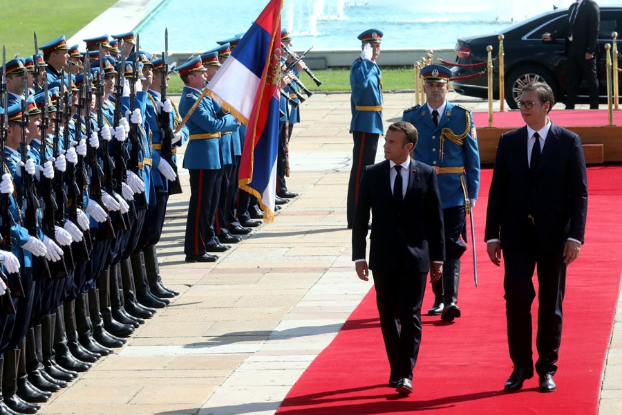 Makron u Beogradu : oživljavanje mrtve tačke francuske diplomatije