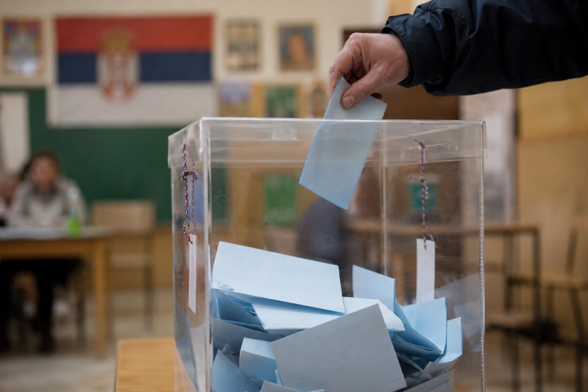 Prvo parlamentarni i kako rastegnuti 90 dana?